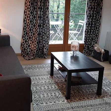 Simplicite Et Confort En Luberon Apartment เมแเนร์บส์ ภายนอก รูปภาพ