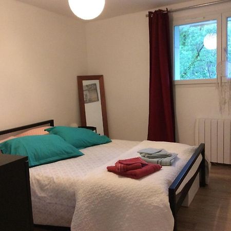 Simplicite Et Confort En Luberon Apartment เมแเนร์บส์ ภายนอก รูปภาพ