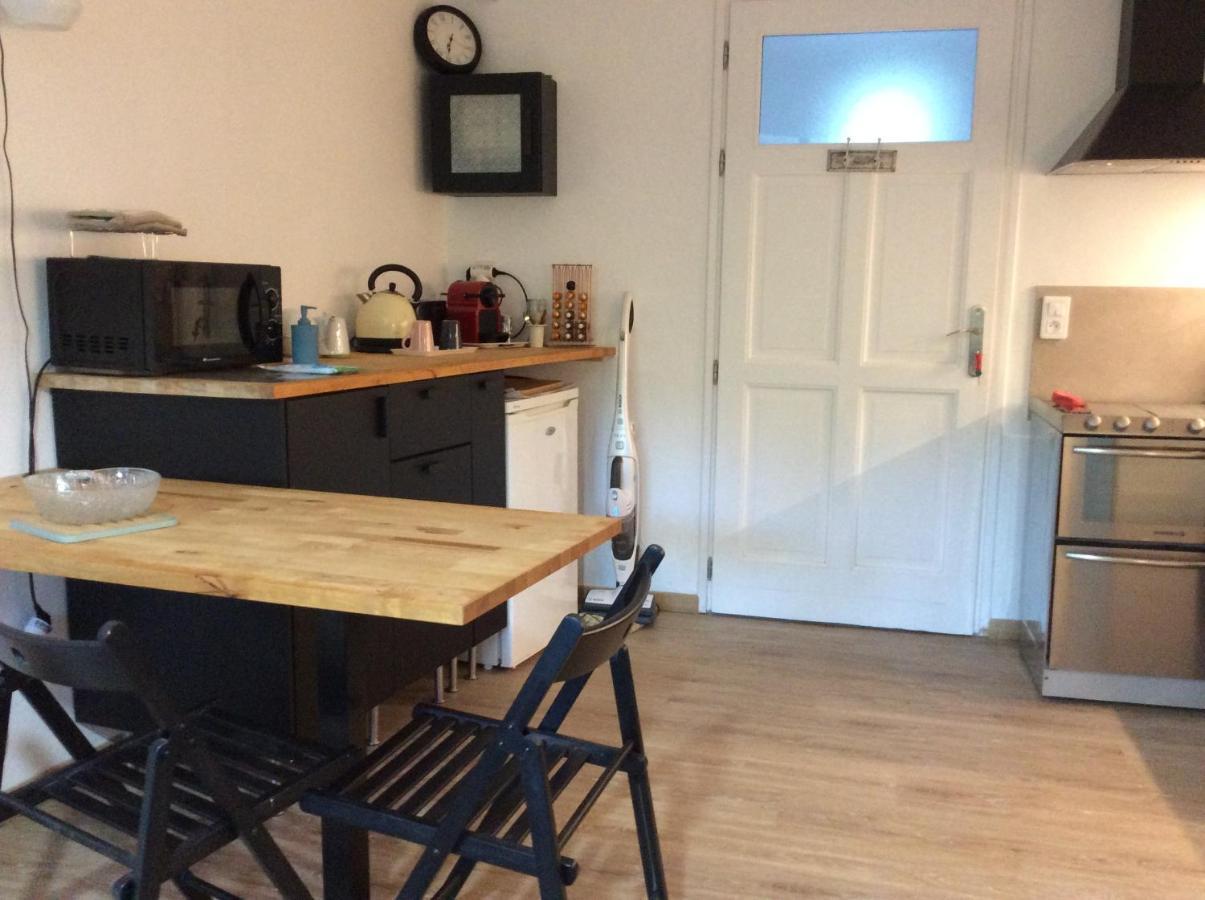 Simplicite Et Confort En Luberon Apartment เมแเนร์บส์ ภายนอก รูปภาพ
