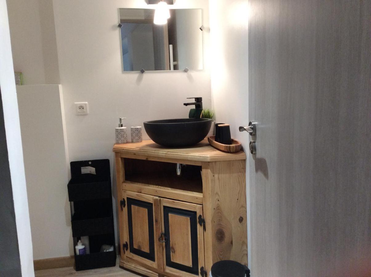 Simplicite Et Confort En Luberon Apartment เมแเนร์บส์ ภายนอก รูปภาพ